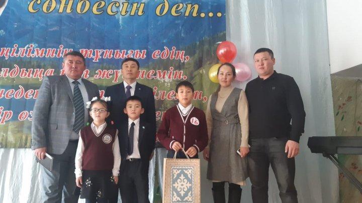 Көркем сөз оқу шеберлері сайысынан бас жүлдемен оралды